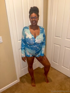 New blue set just dropped my body s glistening my tits are bouncing