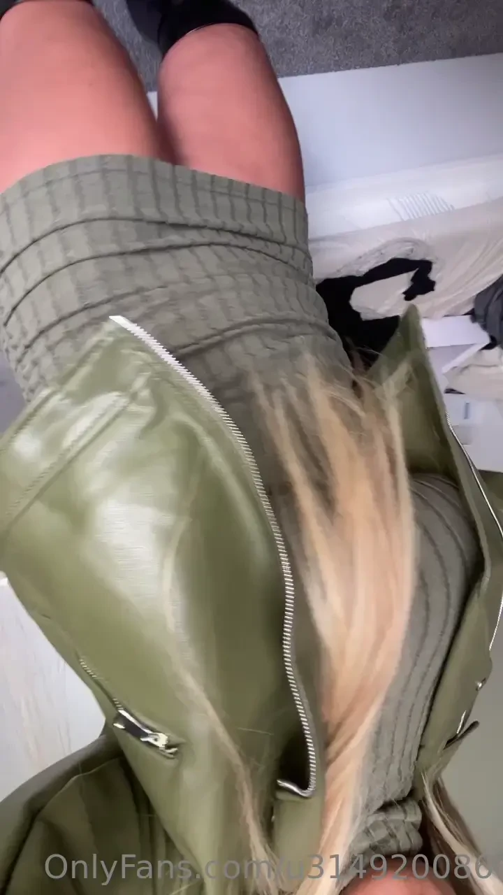 So you know what i look like with clothes on 