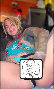 There s a lot going on in this video but it ends with fingering amp