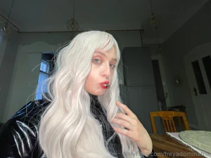 Yesterday i asked if you d like a special place for free giantess