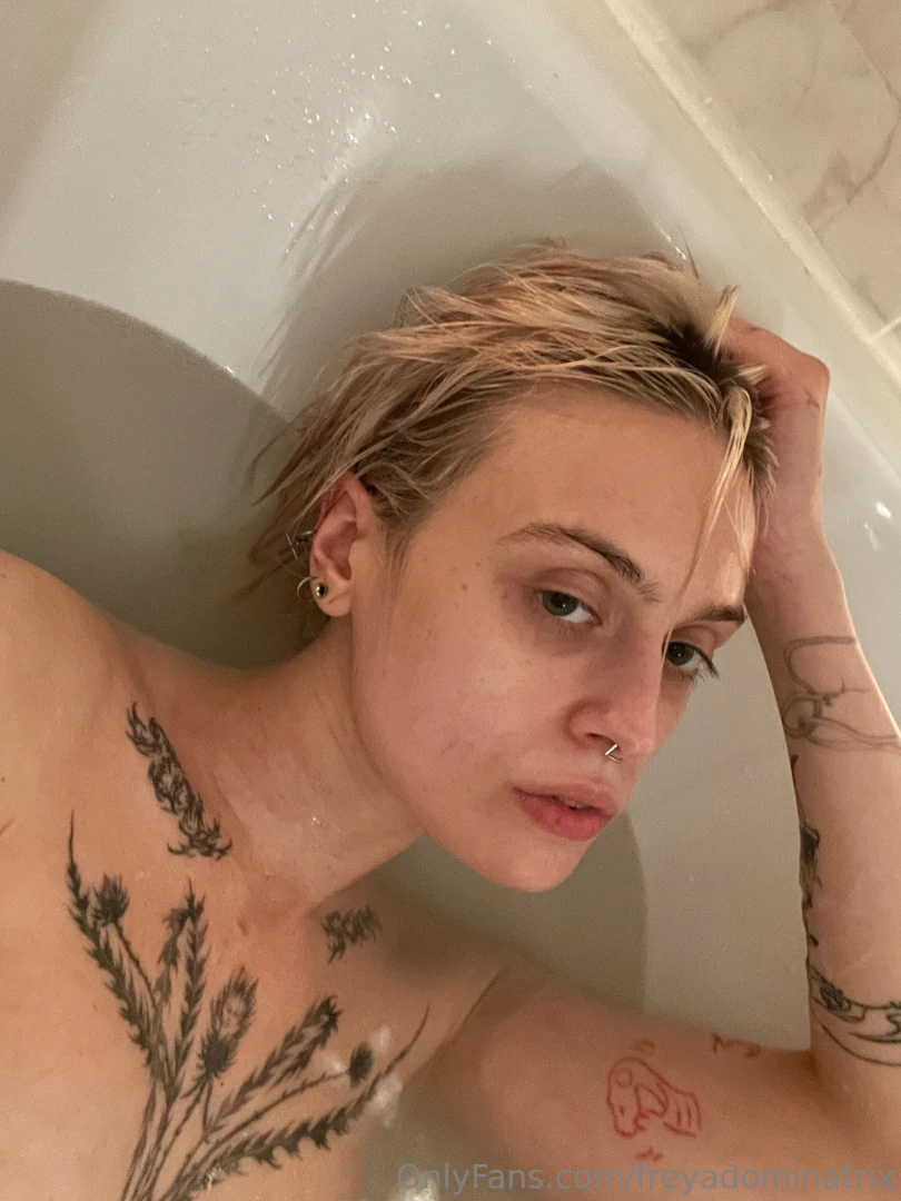 I m in the bathtub my limbs feel like melted wax don t speak to me part 1 