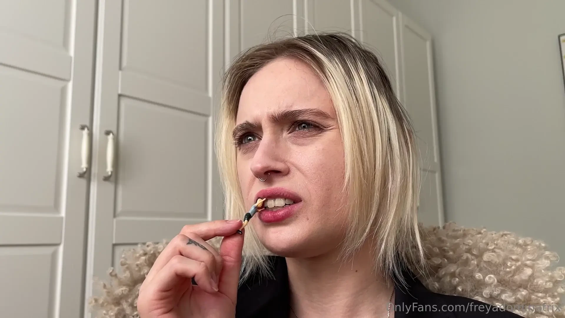 Freya has a class and her student is late how long can she wait to part 1 