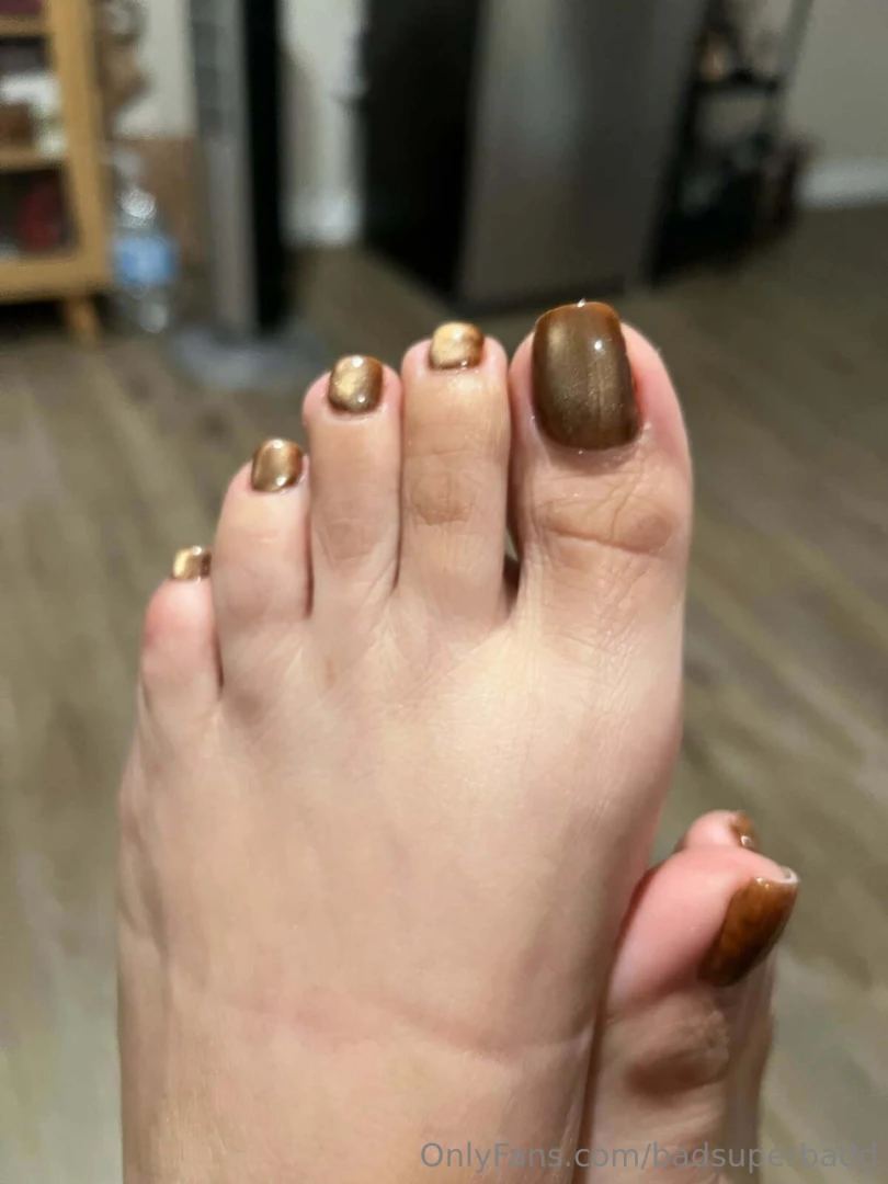 Just pretty feet for you 