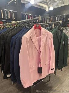 Is it pink should i wear more suits