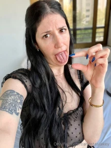 You have a small insignificant cock i want to see it