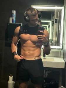 Saturday s chest day 79 600lbs lifted total each set and each rep part 1