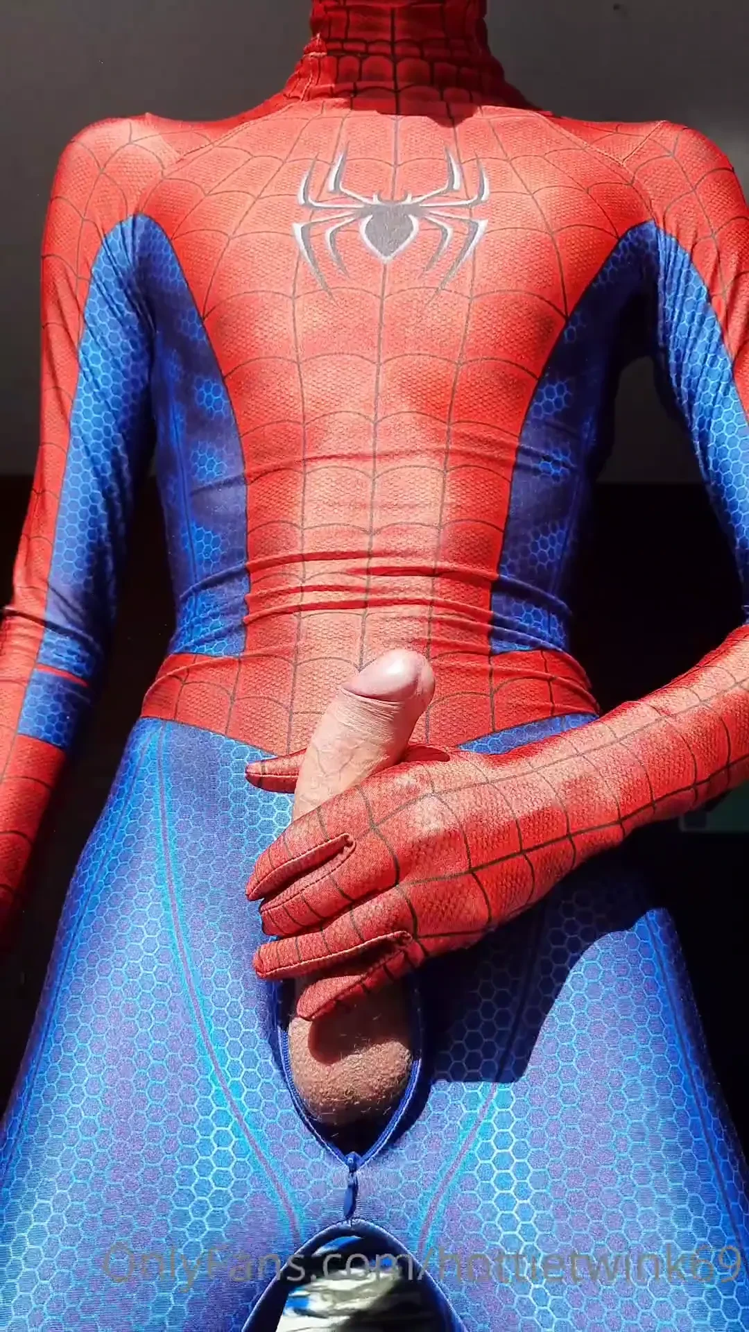 Got a new suit do you want to see more videos of me being spiderman 