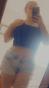 It s hot out and i wanna get naked