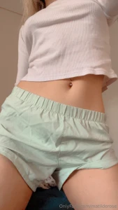 These shorts look so good on me fuck