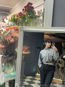 I ve met someone who makes me feel like i m standing on the edge of