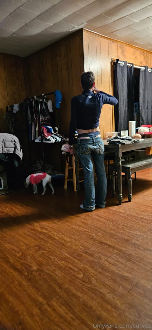 Lsuchevygirl looking smoking hot walking around my house 