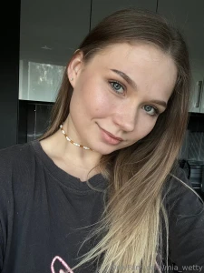 In a girl should be beautiful two things - the eyes and lips because part 3