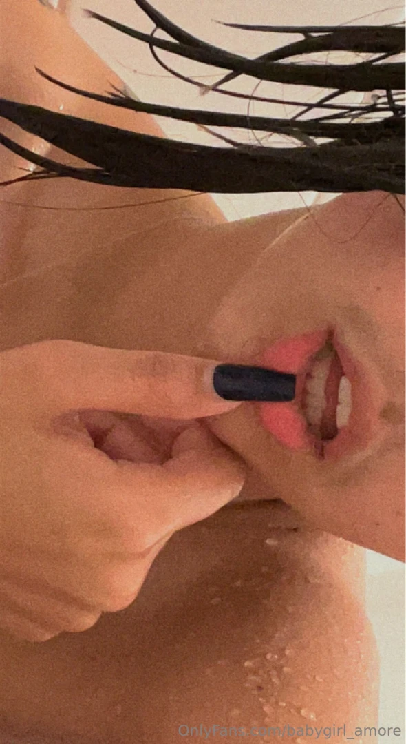 Hey loves here is a little end of the year photo dump of my favs lt 3 part 12 