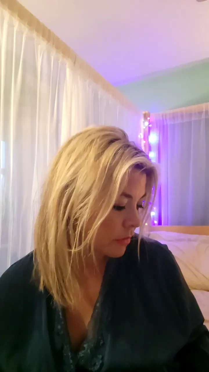 Stream started at 05 12 2025 8 59pm frankie s naughty live wheel lots 