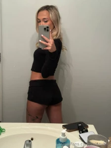 I m just tryna be the reason u smile at ur phone part 1