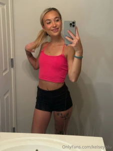 Hot girl in highlighter mode lol