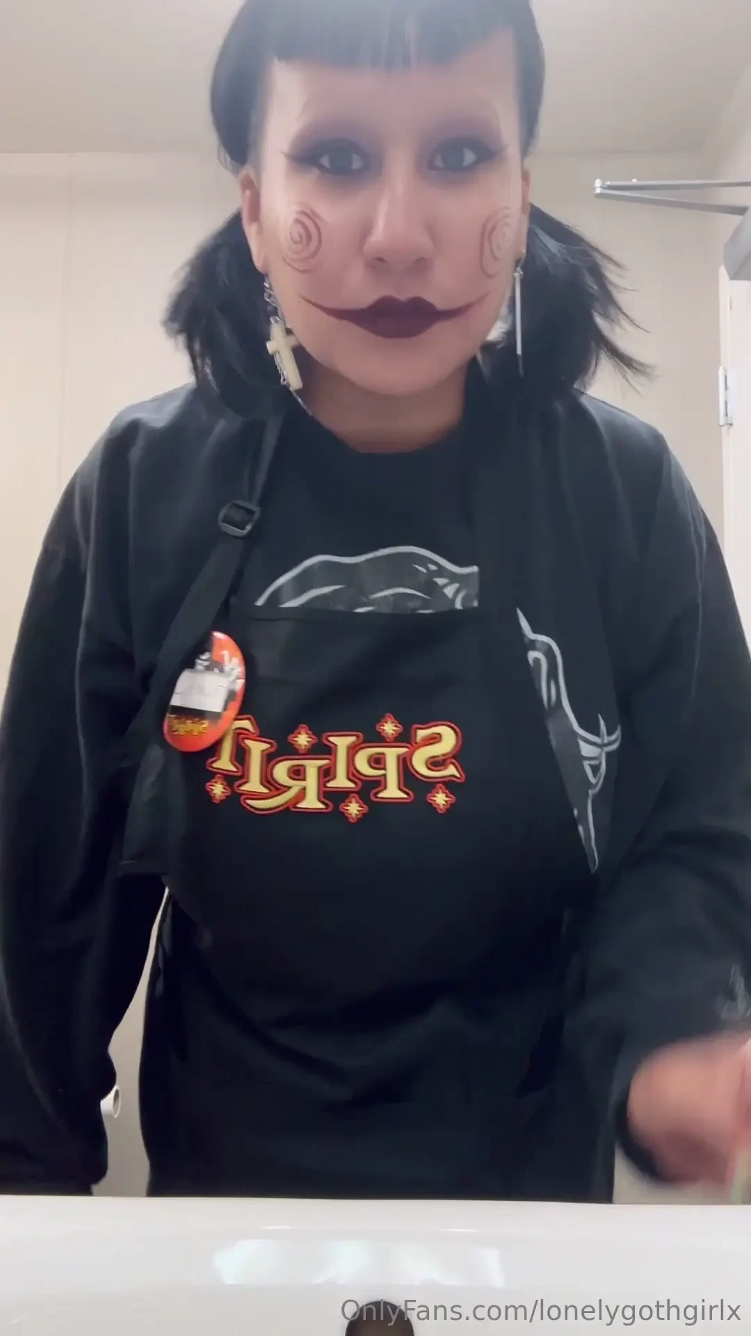 Tip if you would bend me over in the bathroom at my work 