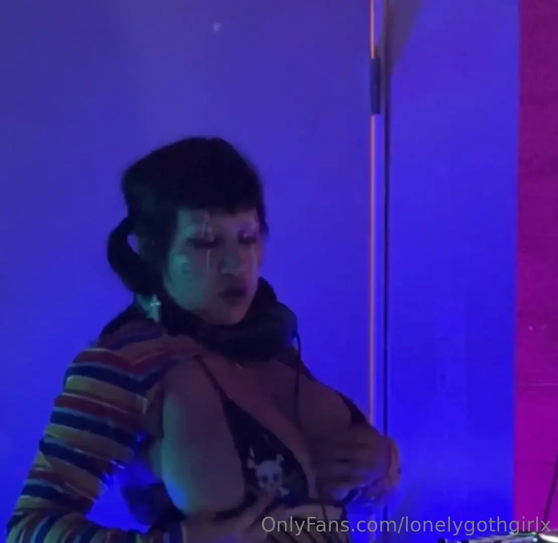 I m available for weddings quincea eras and funerals by the way 