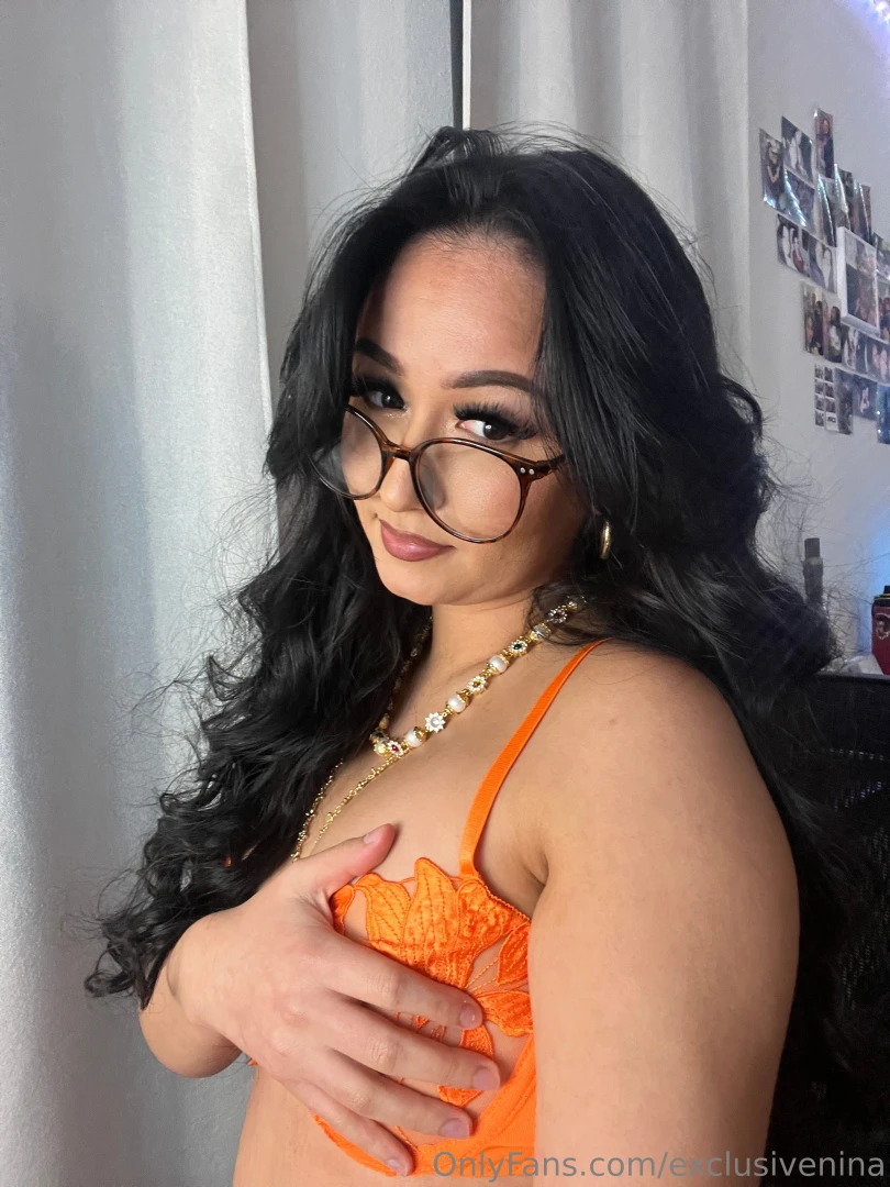 Bored and horny asf dm me if u wanna have some fun 