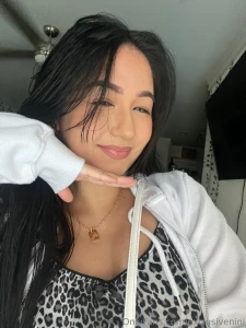 Im bored come talk to meeee