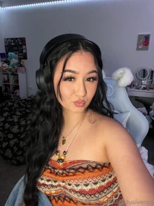 I know mondays suck but i can make it better part 1