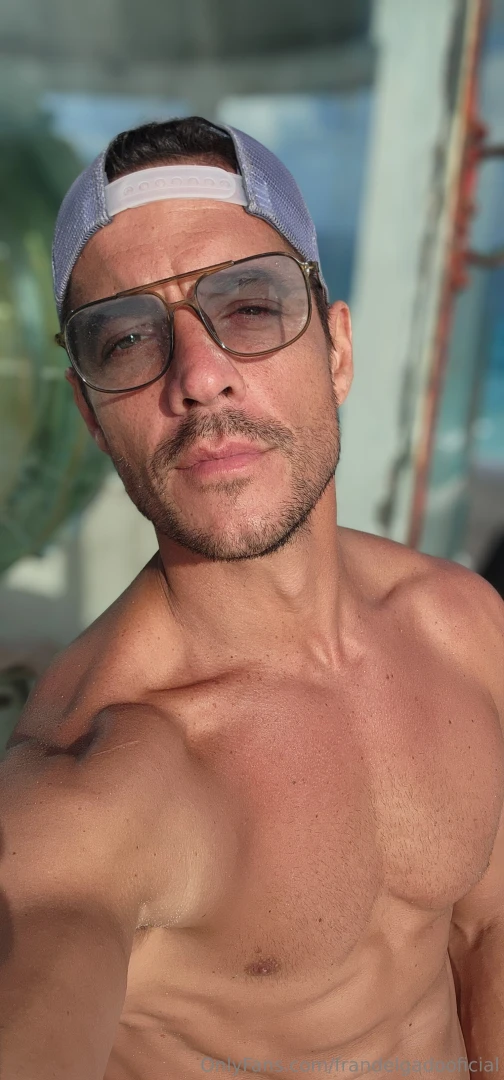 Anda a tus inbox que te mande mi primera colaboracion 