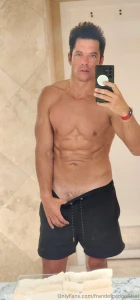 Recien salido del sauna y si hay foto hay video quien dice yo