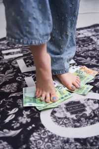 How fat s your tribute gonna be for your perfect goddess show your part 1