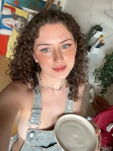 Wanna see more i mean more plates and vases and cups of course hehe