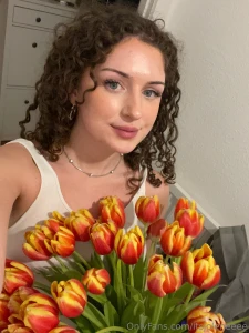 If you ever feel like sending me flowers here s a lil hint about the