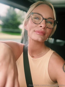 I come with attitude a wishlist and dangerous curves