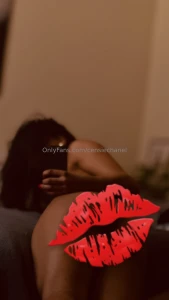 Come see my slim thick ass tooted up on the side of the bed in these