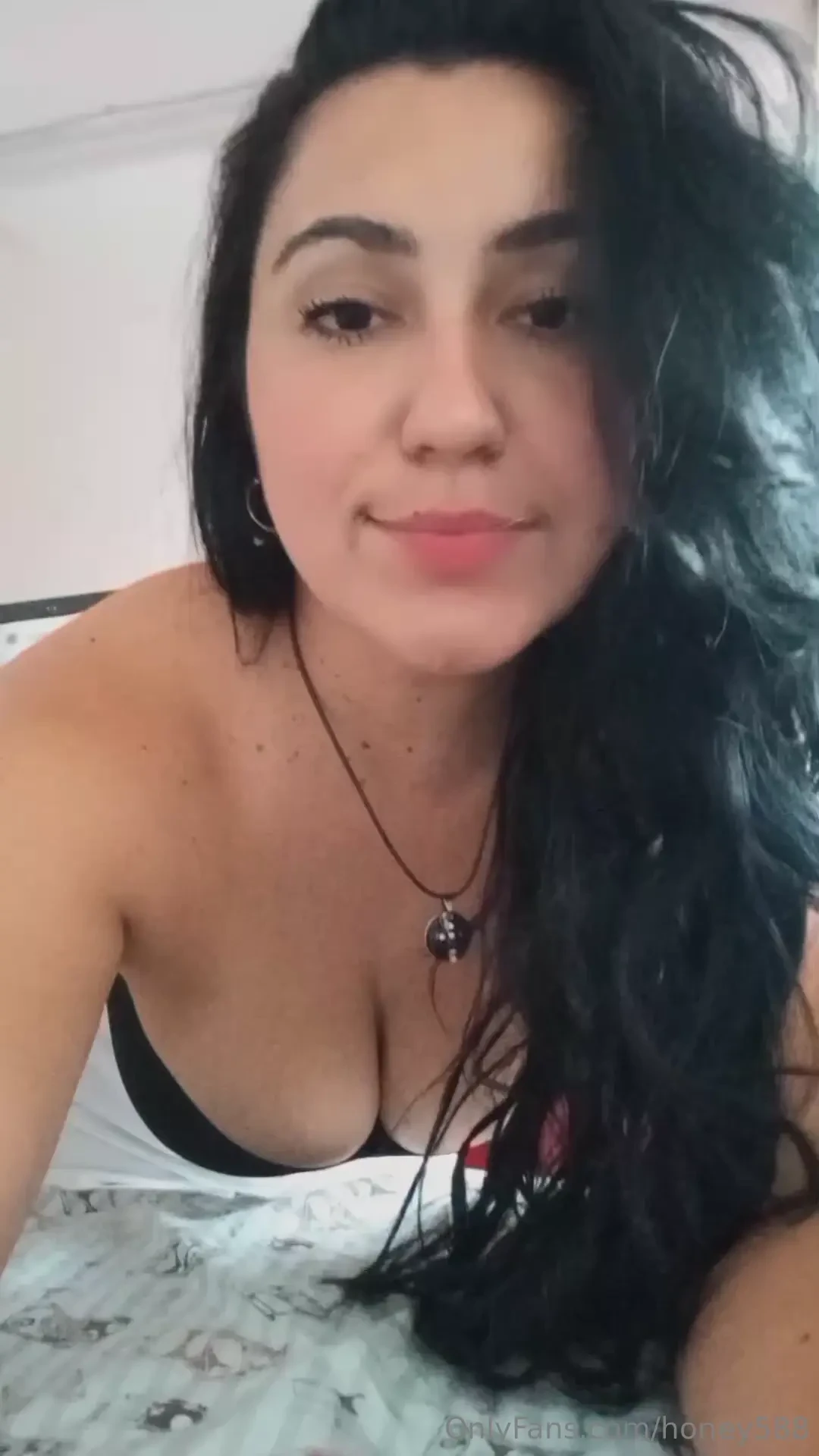 Me gusta esta lencer a amo el negro te gusta esta morena 