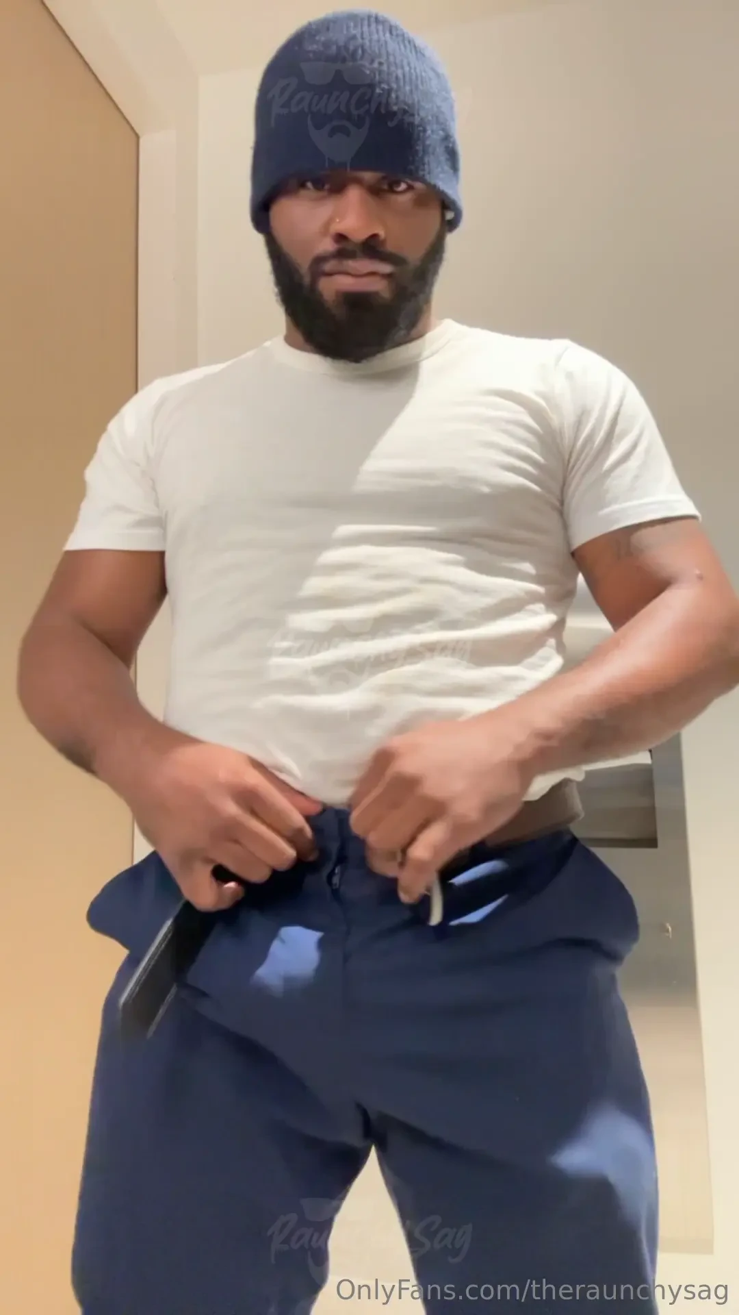 Yall ever get to work and instantly you get horny well shit that was 
