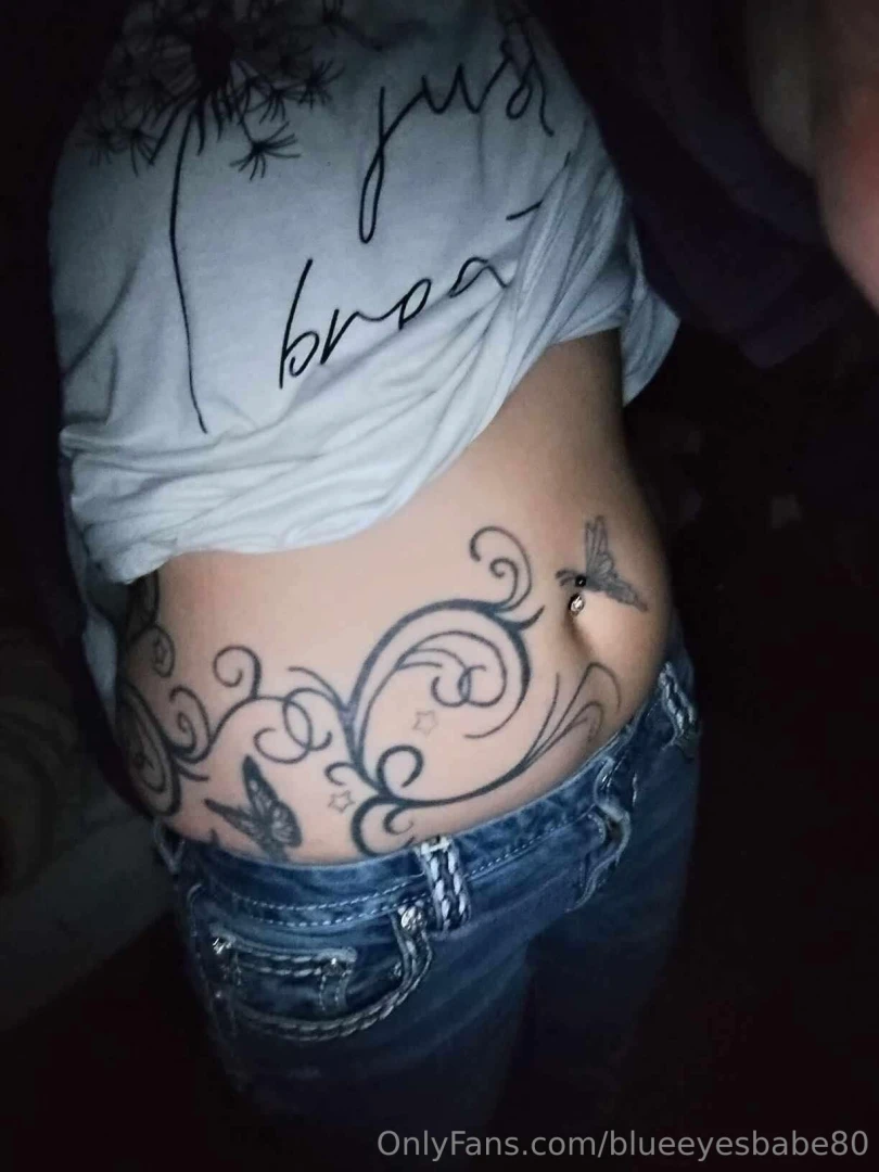 Just a peek of the belly 