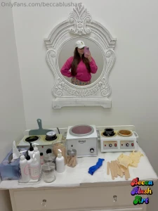 Who wants to see my butthole fresh wax today my pussy going from to