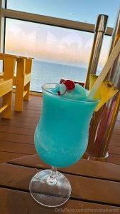 Who wants the video of me jerking in the stalls