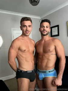 Este ni o me vuelve loco https onlyfans com 802722338 antoniovelezxxx