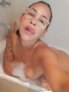 Live in the bathtub go play now