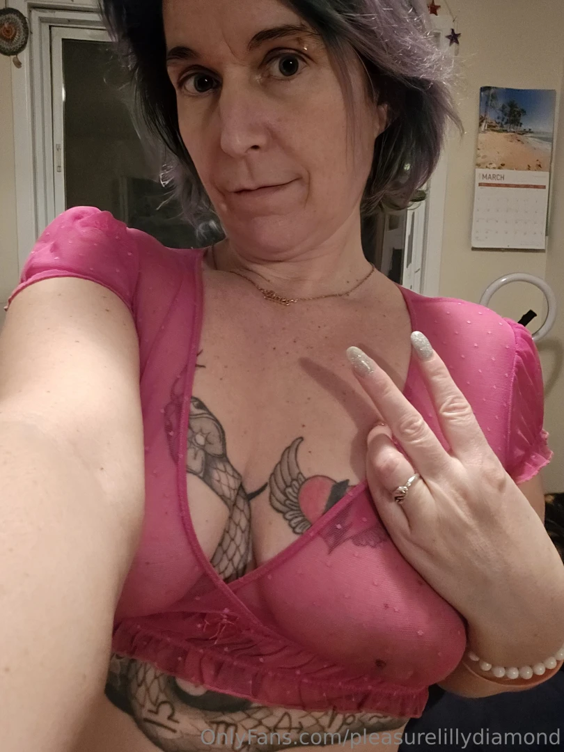 Good night sweet fans of my submatrix wombiverse queendom sweet dreams 