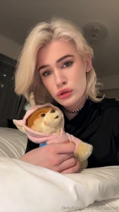 Feeling sad today need some loveeee