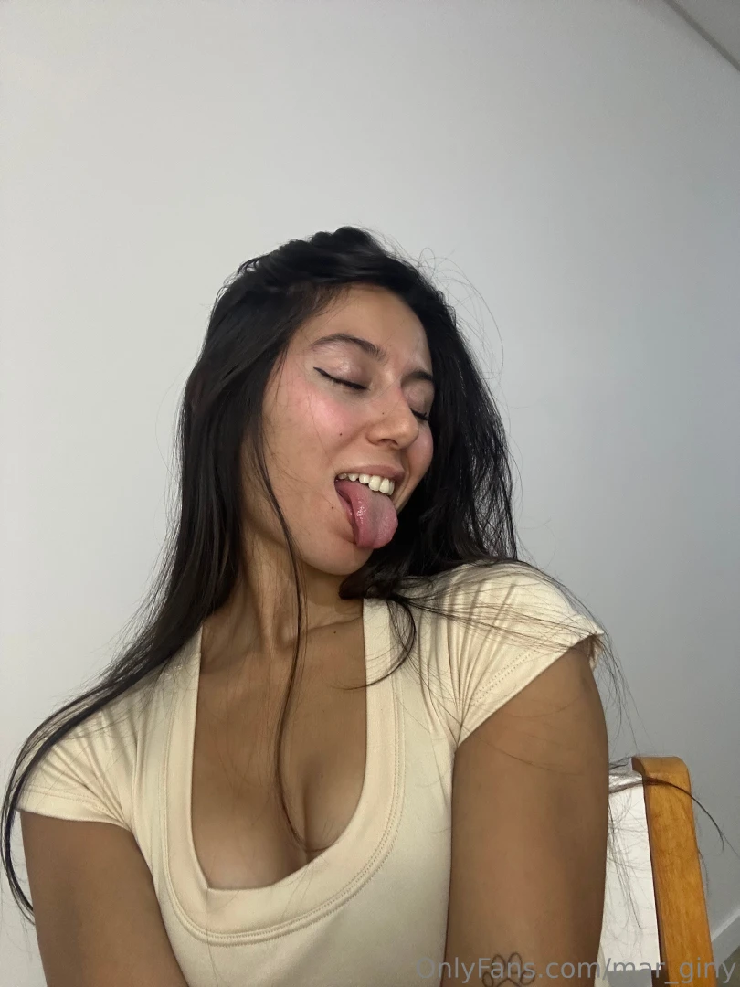 Mi fantasia de sabado es simple que me miren se calienten y me lo 