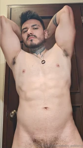 Me ayudar a elegir que hacer y como vestirme esta noche