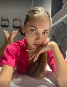 College cutie newbie softlyhannah wants to show how wet she is this part 9