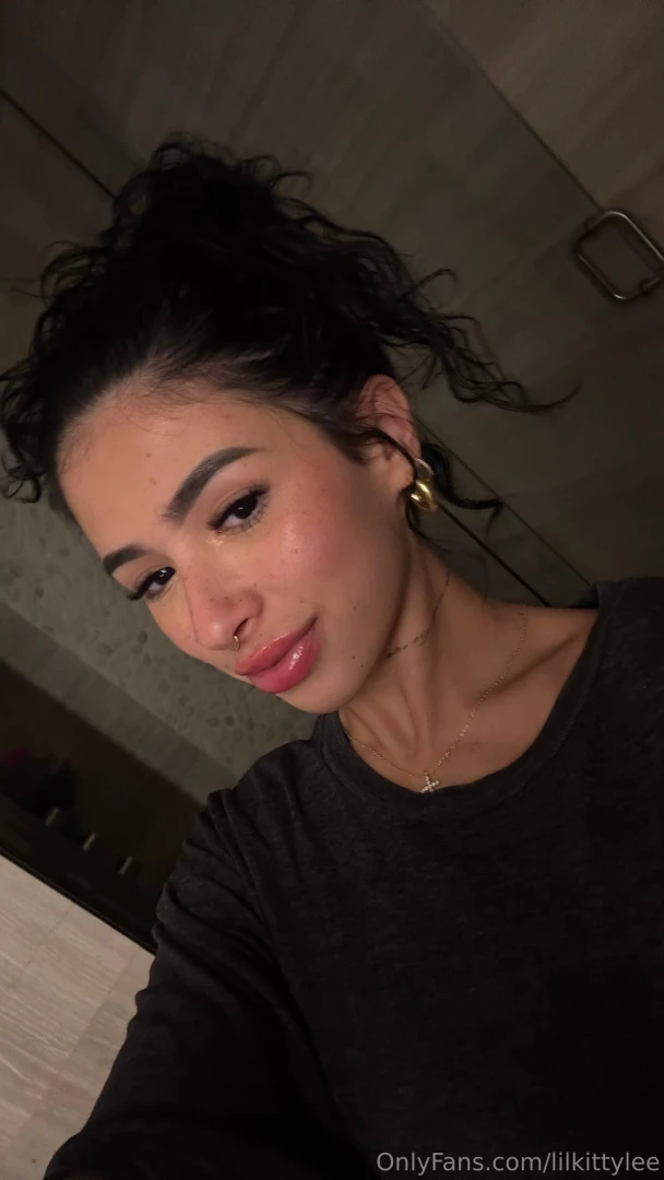 Enjoy your friday night baby 