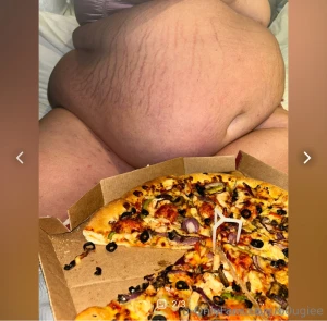 Whoever can guess the right amount of stretch marks on my belly gets