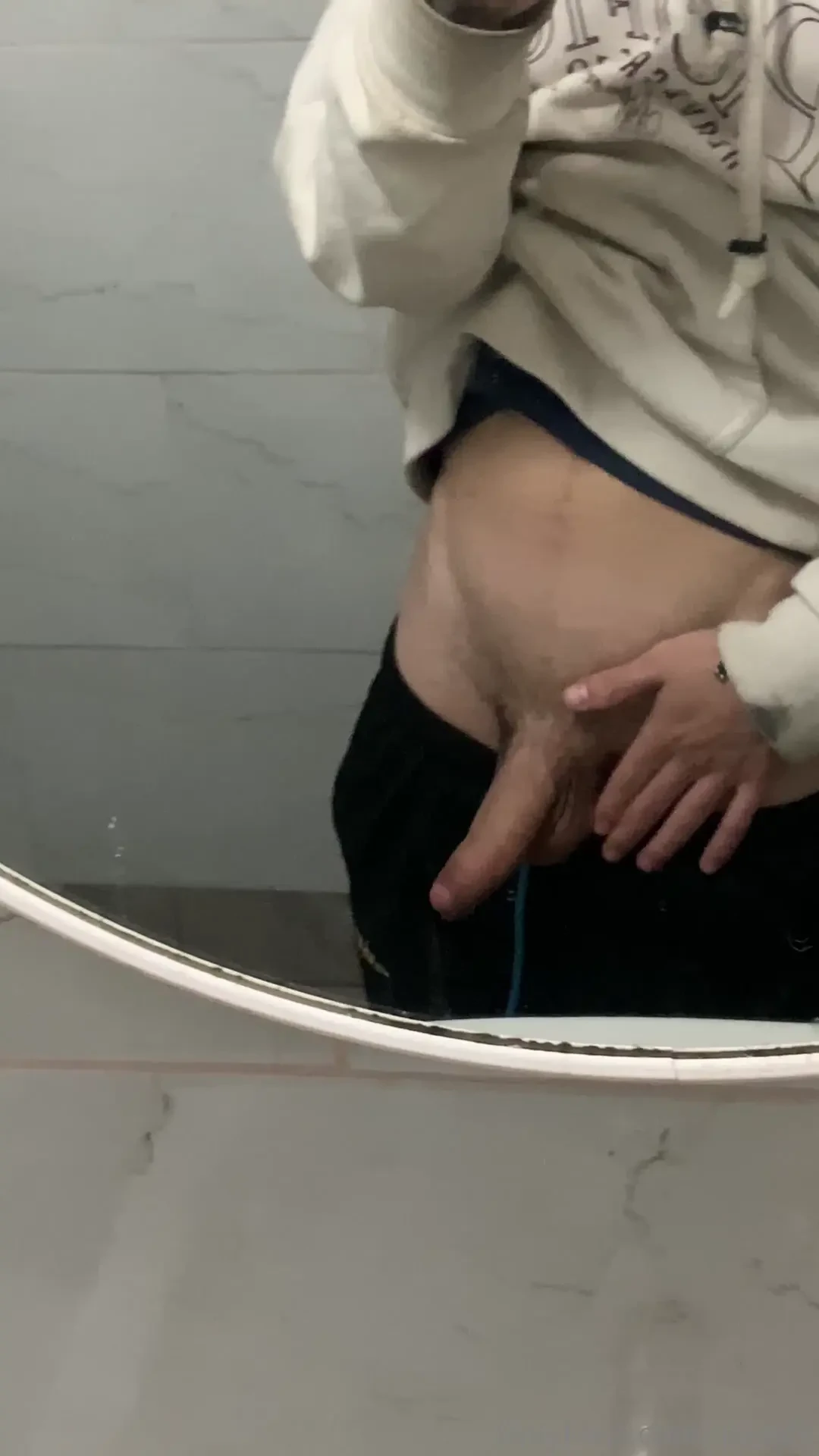 Estoy muy caliente alguien m ayuda 