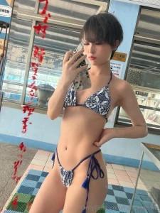 Want to wear bikini but still so cold in taiwan but i love winter