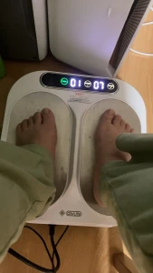 This machine sends electric ion therapy to my legs and fat feet it part 1
