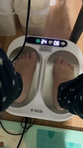 This machine sends electric ion therapy to my legs and fat feet it part 4